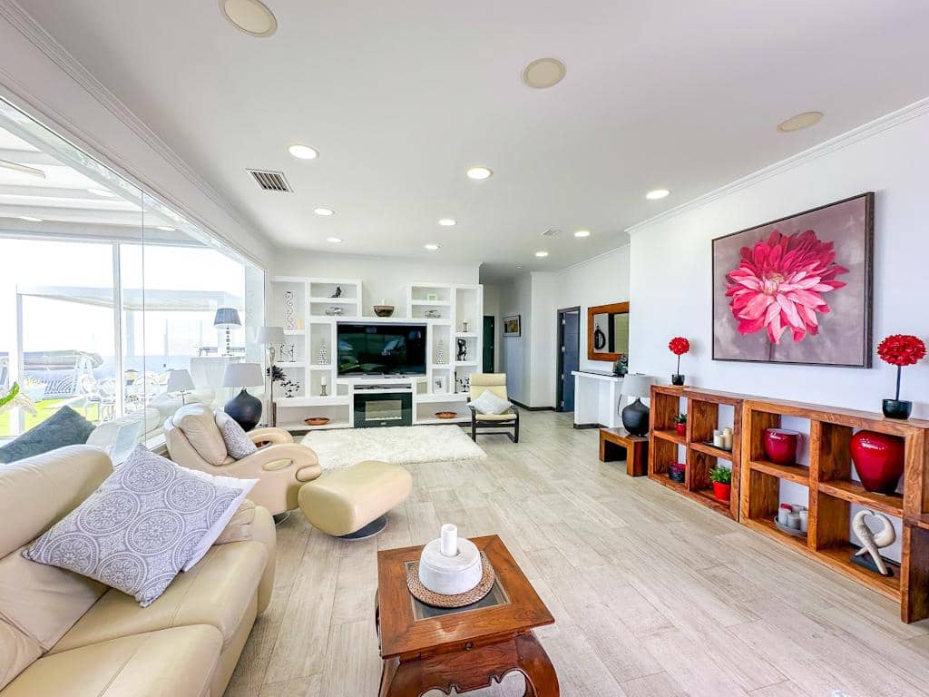 4 soveværelse Villa til salg i Costa Teguise med swimmingpool - € 925.000 (Ref: 8887862)