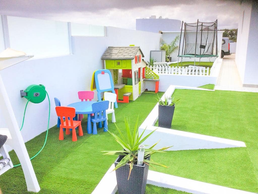 4 soveværelse Villa til salg i Costa Teguise med swimmingpool - € 925.000 (Ref: 8887862)