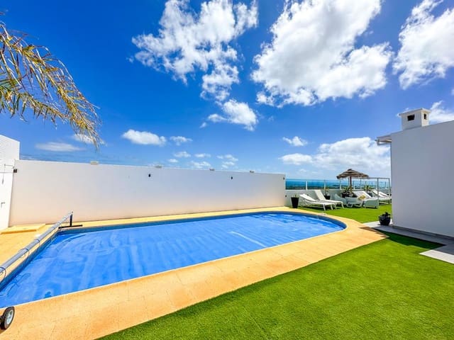4 soveværelse Villa til salg i Costa Teguise, Teguise med swimmingpool - € 925.000 (Ref: 8887862)