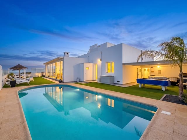4 chambre Villa/Maison à vendre à Costa Teguise, Teguise avec piscine garage - 925 000 € (Ref: 8887862)