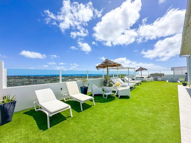 4 chambre Villa/Maison à vendre à Costa Teguise, Teguise avec piscine garage - 925 000 € (Ref: 8887862)