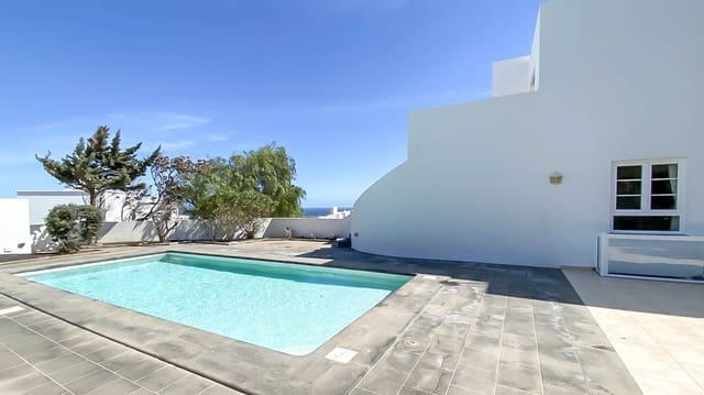 6 bedroom Villa for sale in Tías with pool - € 769,000 (Ref: 9112215)