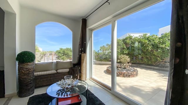 6 bedroom Villa for sale in Tías with pool - € 769,000 (Ref: 9112215)