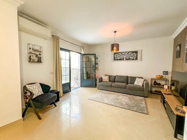 2 bedroom Apartment for sale in Puerto del Carmen, Tías - € 270,000 (Ref: 9367208)