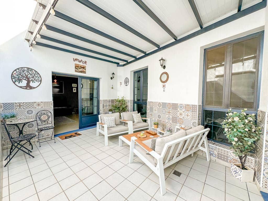 2 soveværelse Lejlighed til salg i Puerto del Carmen - € 270.000 (Ref: 9367208)