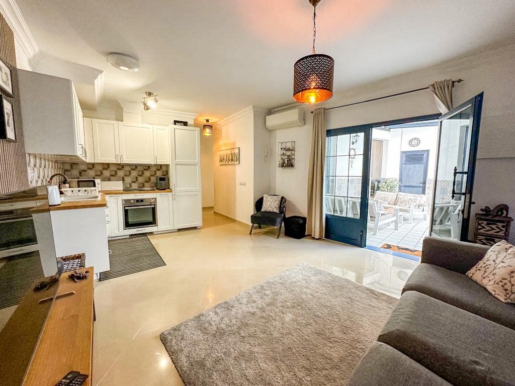 2 soveværelse Lejlighed til salg i Puerto del Carmen - € 270.000 (Ref: 9367208)