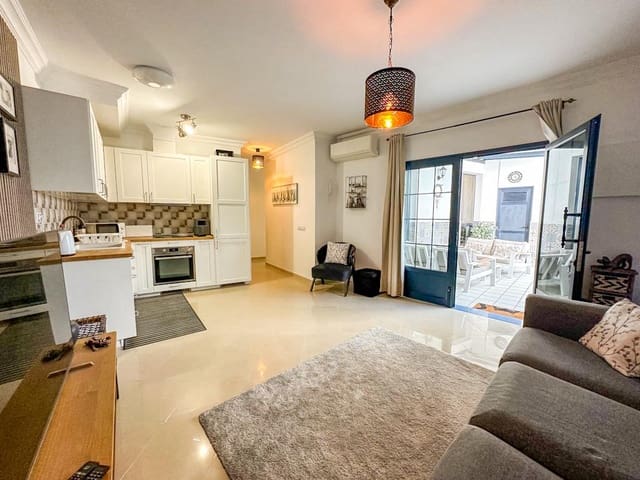 2 bedroom Apartment for sale in Puerto del Carmen, Tías - € 270,000 (Ref: 9367208)