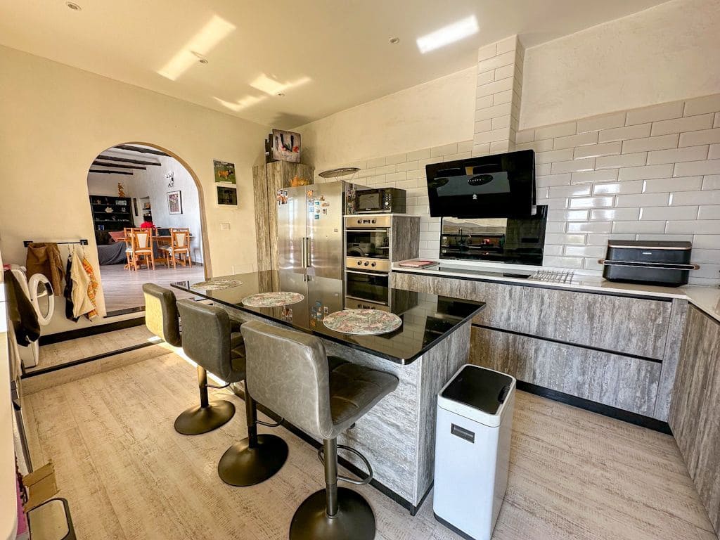 3 bedroom Villa for sale in Tias with pool - € 895,000 (Ref: 9426985)