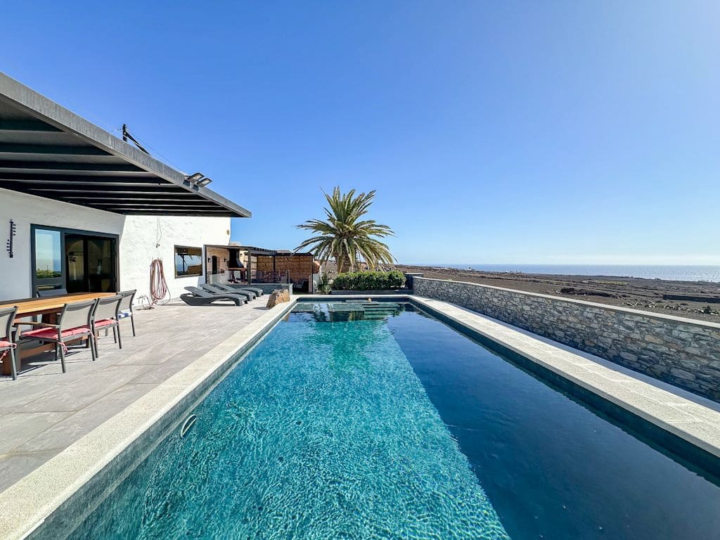 3 bedroom Villa for sale in Tias with pool - € 895,000 (Ref: 9426985)