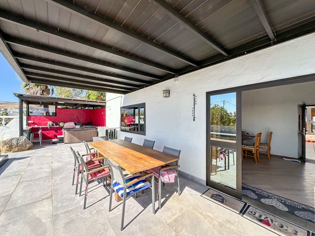 3 bedroom Villa for sale in Tias with pool - € 895,000 (Ref: 9426985)