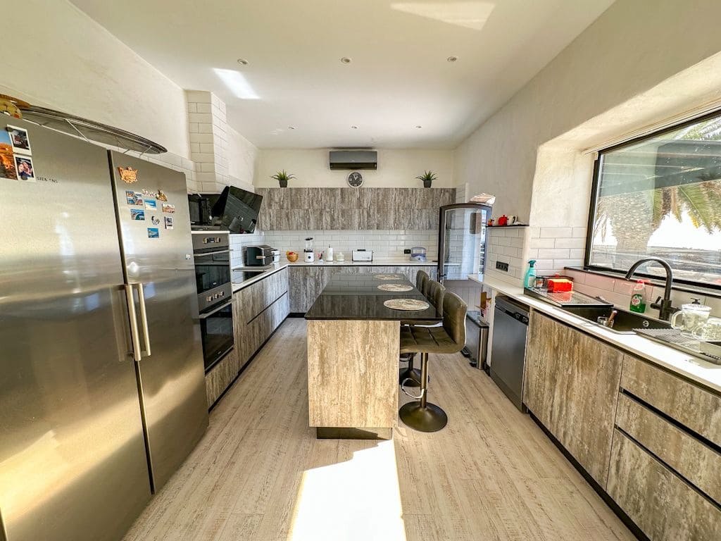 3 bedroom Villa for sale in Tias with pool - € 895,000 (Ref: 9426985)