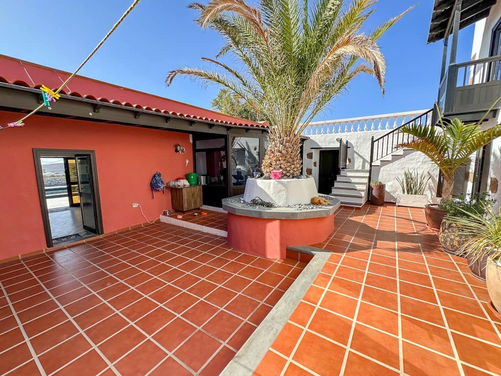 3 bedroom Villa for sale in Tias with pool - € 895,000 (Ref: 9426985)