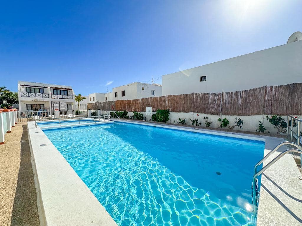 Apartamento de 1 habitación en Puerto del Carmen en venta con piscina - 210.000 € (Ref: 9488242)