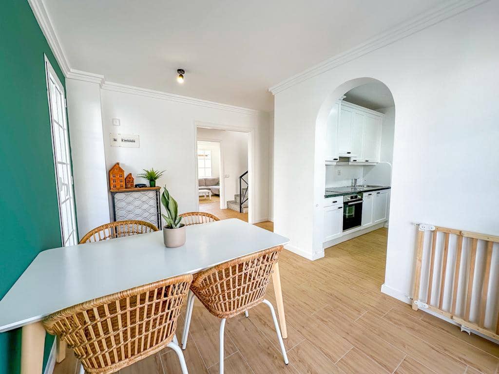 4 bedroom Villa for sale in Puerto del Carmen with garage - € 565,000 (Ref: 9502073)