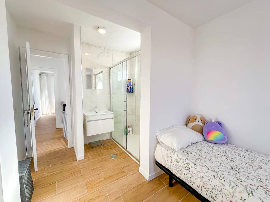 4 bedroom Villa for sale in Puerto del Carmen with garage - € 565,000 (Ref: 9502073)