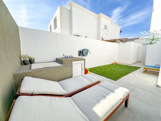 4 camera da letto Villa in vendita in Puerto del Carmen, Tías con garage - 565.000 € (Rif: 9502073)