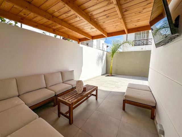 4 camera da letto Villa in vendita in Puerto del Carmen, Tías con garage - 565.000 € (Rif: 9502073)