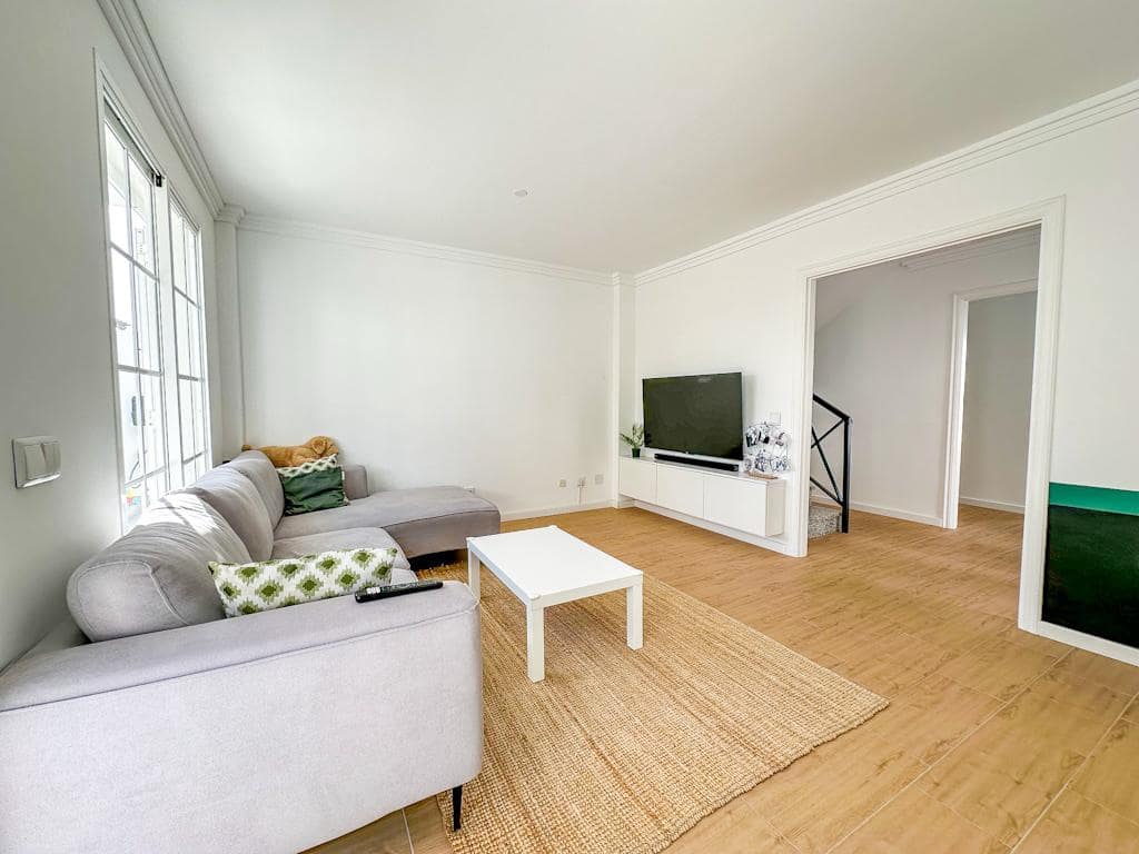 4 bedroom Villa for sale in Puerto del Carmen with garage - € 565,000 (Ref: 9502073)