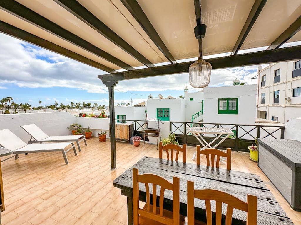 2 bedroom Villa for sale in Puerto del Carmen with pool - € 320,000 (Ref: 9524092)
