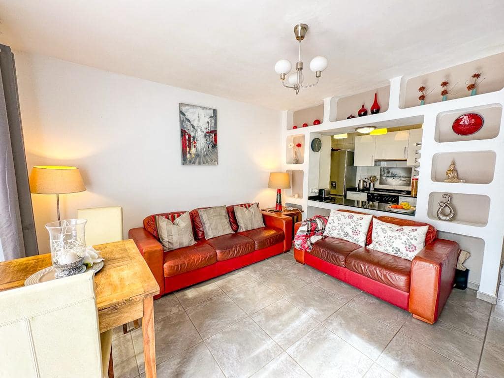 2 bedroom Villa for sale in Puerto del Carmen with pool - € 320,000 (Ref: 9524092)