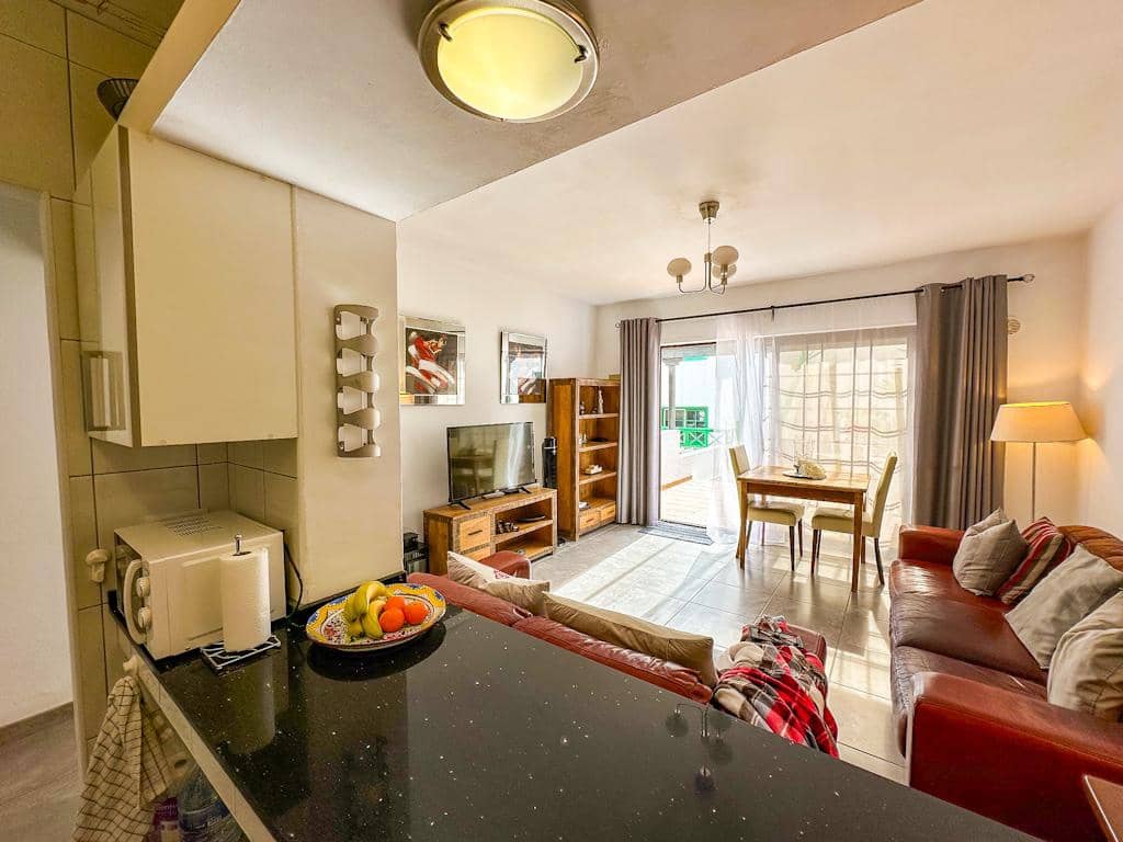 2 bedroom Villa for sale in Puerto del Carmen with pool - € 320,000 (Ref: 9524092)