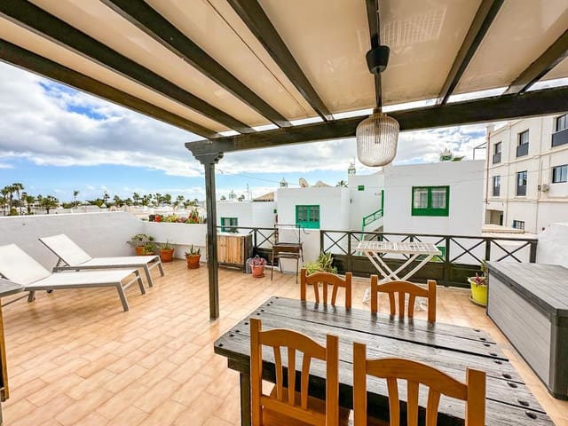 2 soveværelse Villa til salg i Puerto del Carmen, Tías med swimmingpool - € 320.000 (Ref: 9524092)