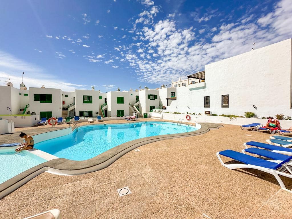 2 bedroom Villa for sale in Puerto del Carmen with pool - € 320,000 (Ref: 9524092)