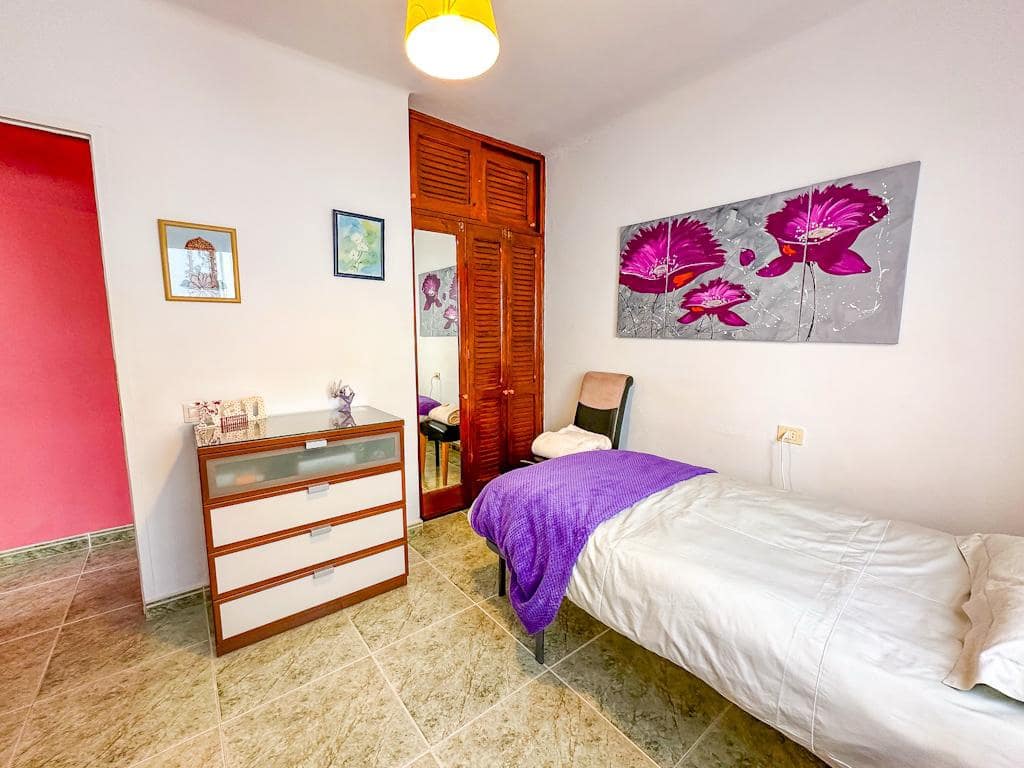 3 soveværelse Villa til salg i Puerto del Carmen med swimmingpool - € 450.000 (Ref: 9533454)