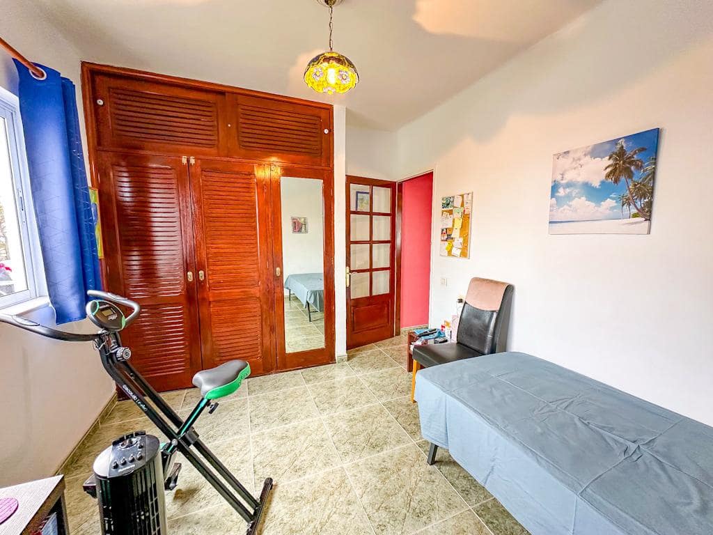 3 soveværelse Villa til salg i Puerto del Carmen med swimmingpool - € 450.000 (Ref: 9533454)