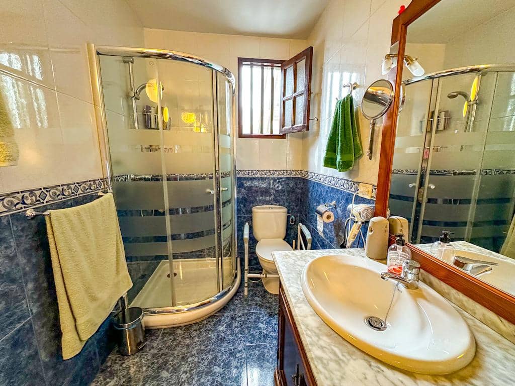 3 soveværelse Villa til salg i Puerto del Carmen med swimmingpool - € 450.000 (Ref: 9533454)