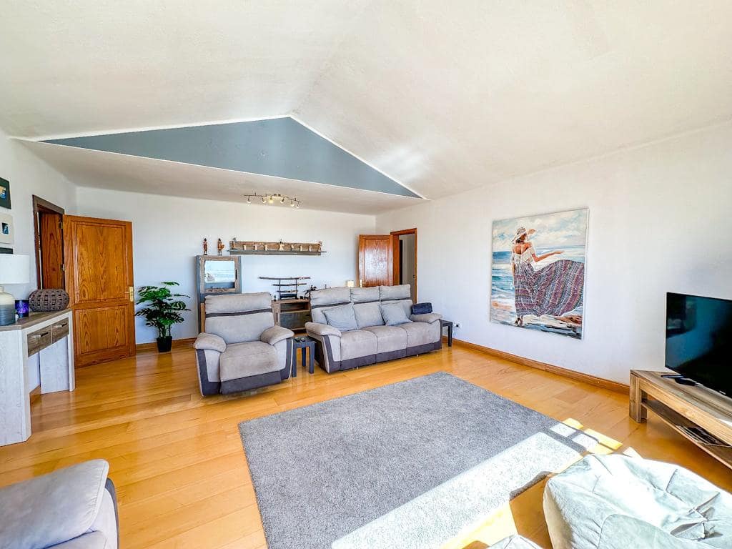 6 bedroom Villa for sale in Guime with pool - € 790,000 (Ref: 9586036)