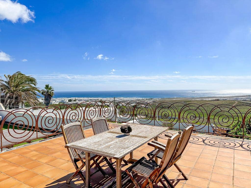 6 bedroom Villa for sale in Guime with pool - € 790,000 (Ref: 9586036)