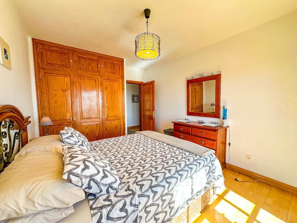 6 bedroom Villa for sale in Guime with pool - € 790,000 (Ref: 9586036)