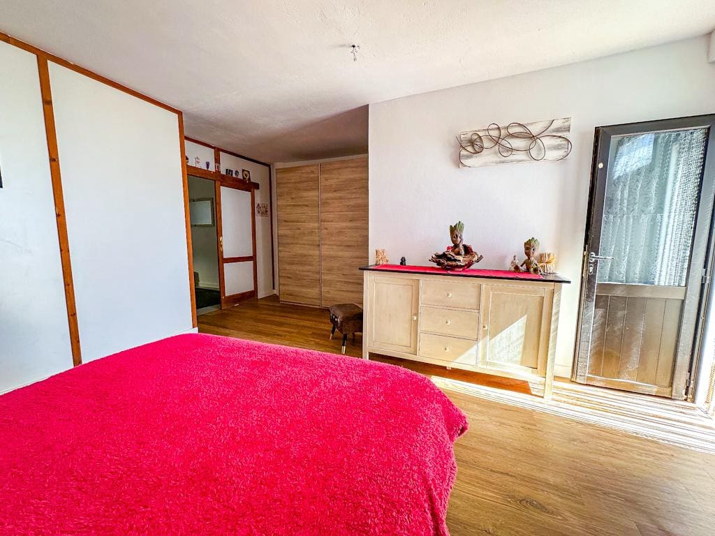 6 bedroom Villa for sale in Guime with pool - € 790,000 (Ref: 9586036)