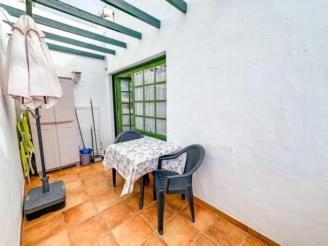 Apartamento de 1 habitación en Puerto del Carmen, Tías en venta con piscina - 195.000 € (Ref: 9604764)