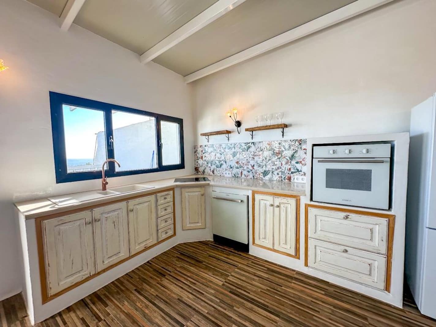 5 bedroom Villa for sale in Tias with garage - € 990,000 (Ref: 9615332)