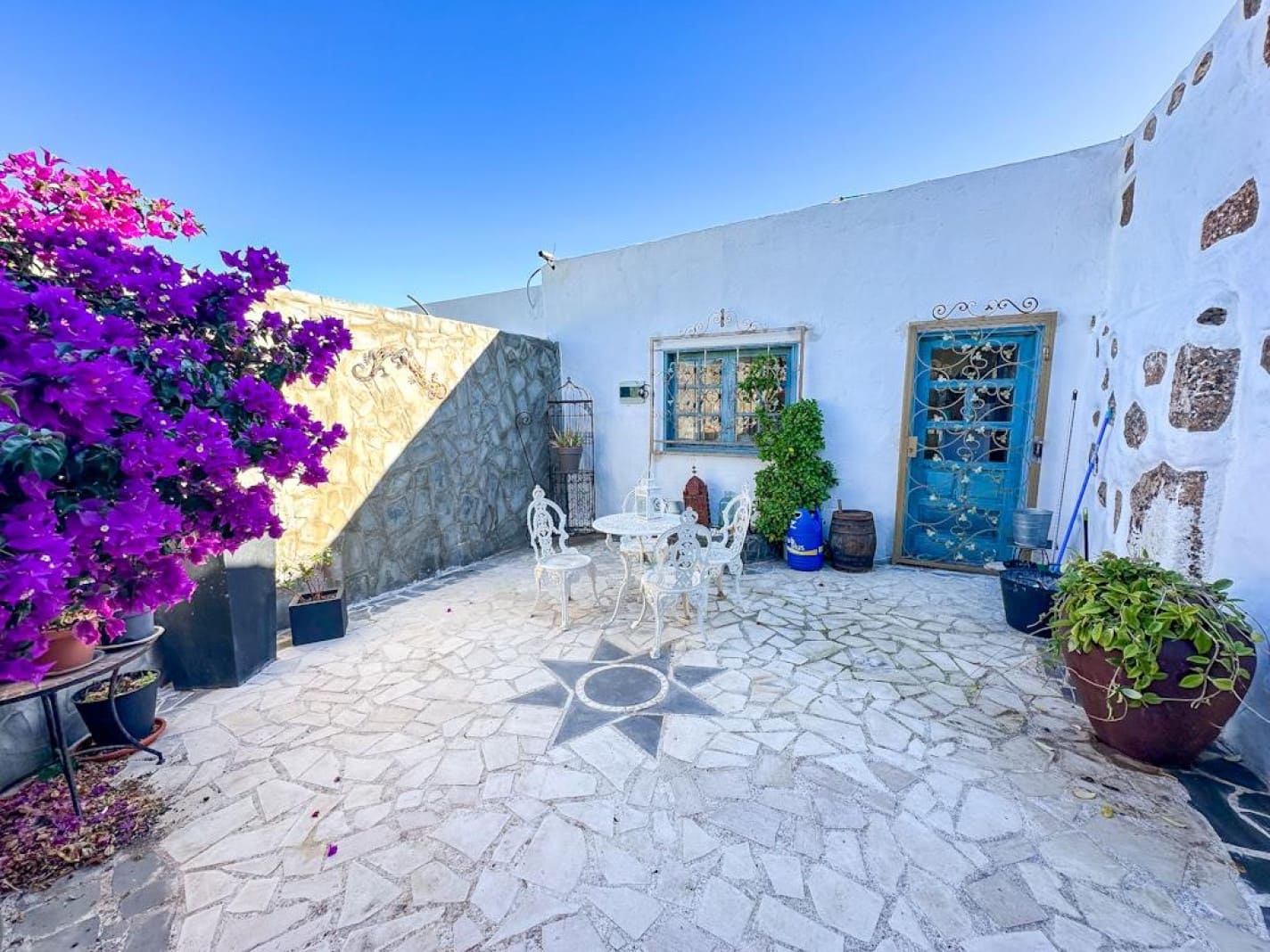 5 bedroom Villa for sale in Tias with garage - € 990,000 (Ref: 9615332)