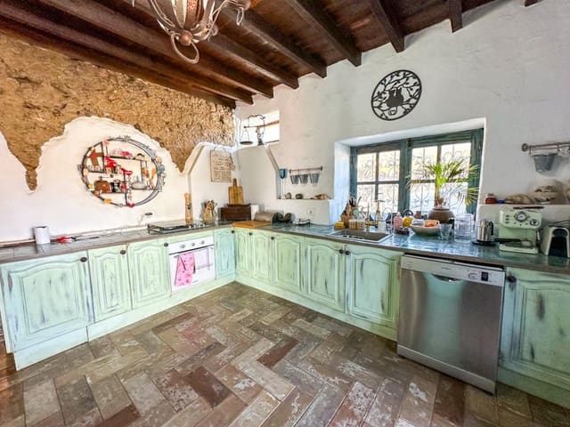 5 soverom Villa til salgs i Tías med garasje - € 990 000 (Ref: 9615332)