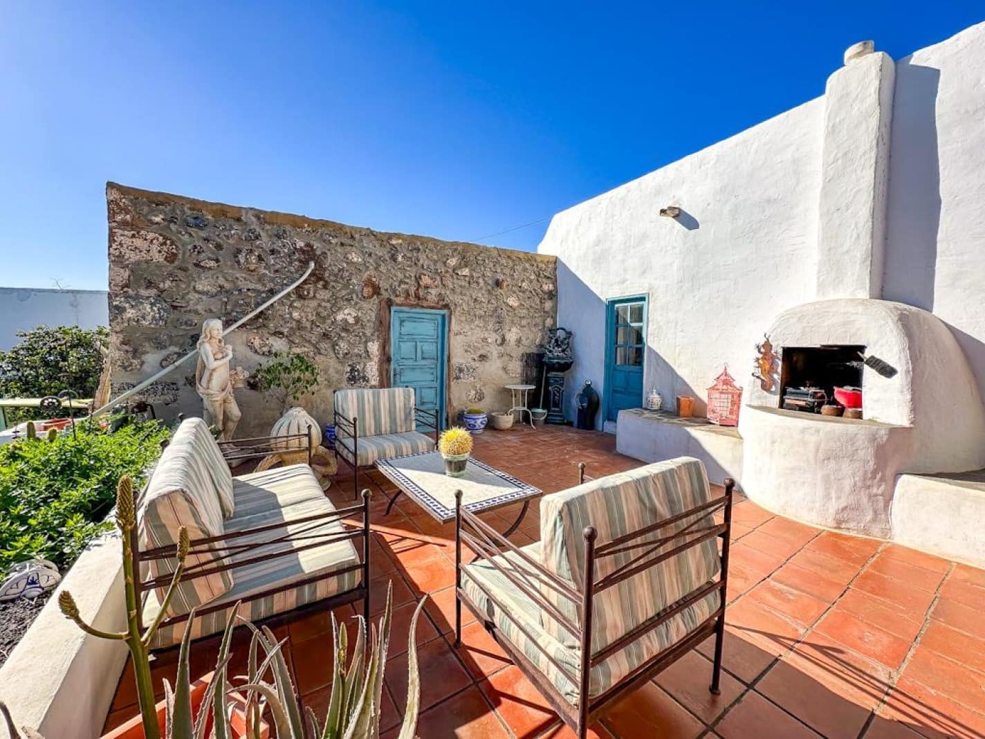 5 bedroom Villa for sale in Tias with garage - € 990,000 (Ref: 9615332)