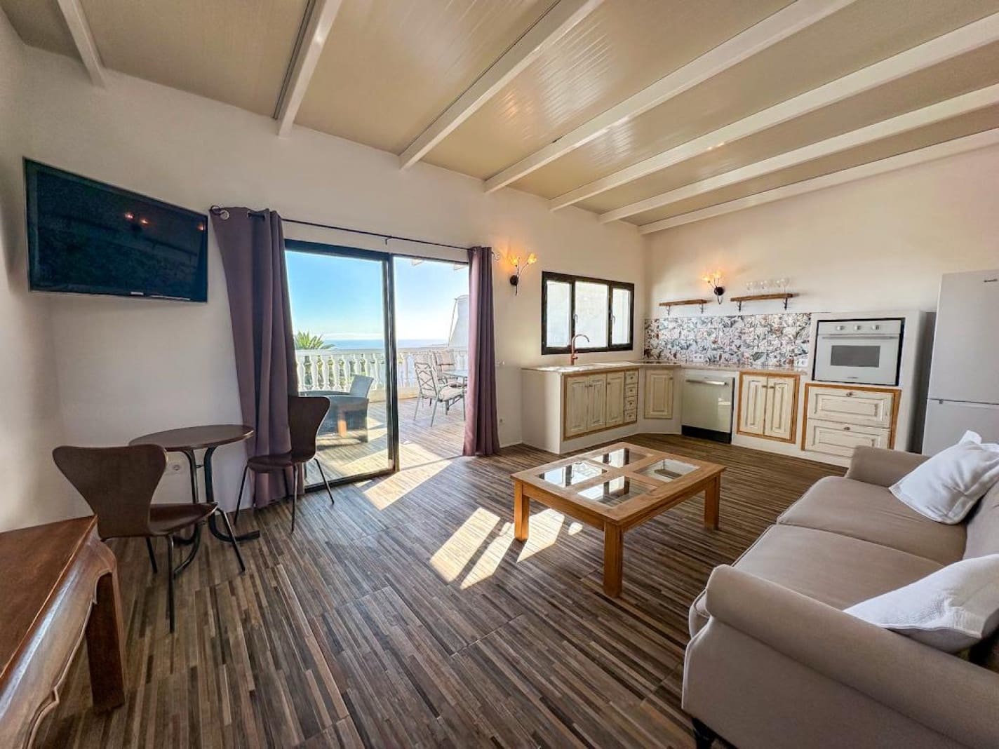 5 bedroom Villa for sale in Tias with garage - € 990,000 (Ref: 9615332)