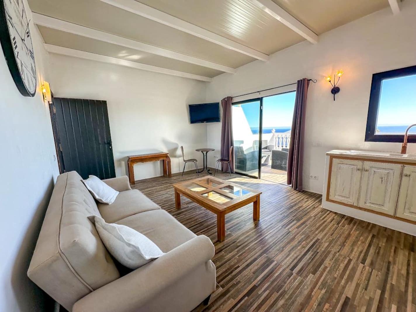 5 bedroom Villa for sale in Tias with garage - € 990,000 (Ref: 9615332)