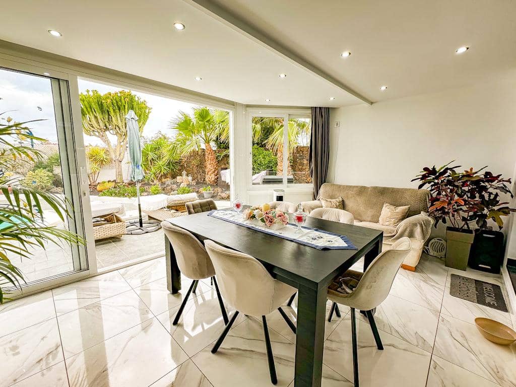 3 bedroom Villa for sale in Puerto del Carmen with pool garage - € 895,000 (Ref: 9731779)