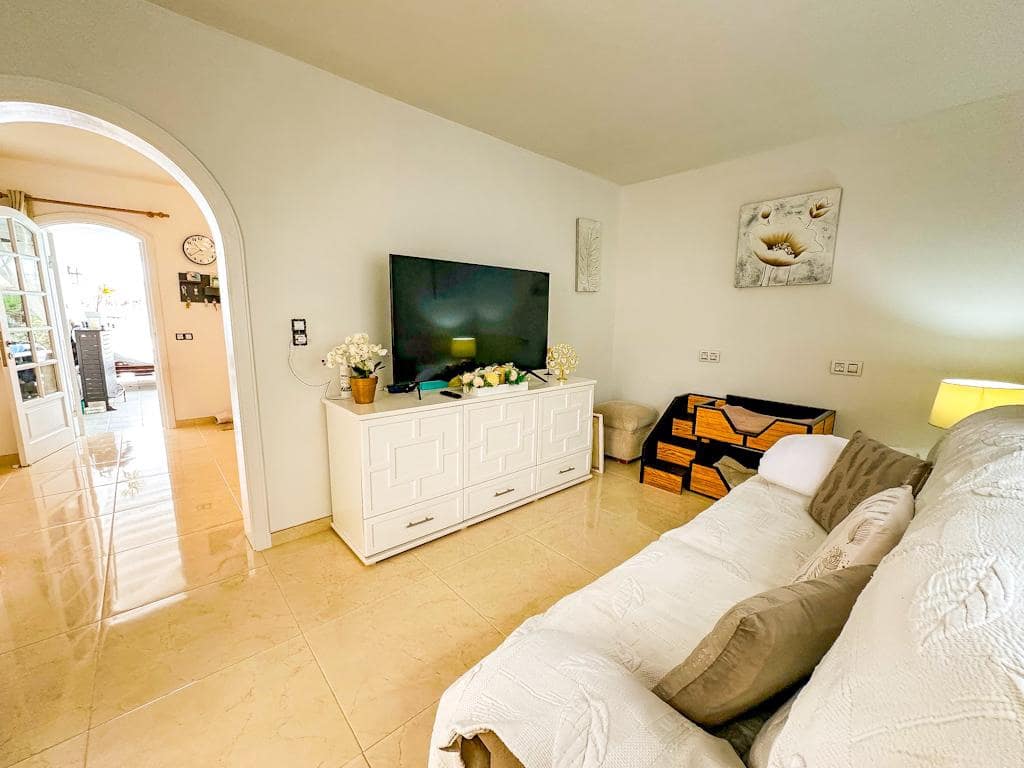 3 bedroom Villa for sale in Puerto del Carmen with pool garage - € 895,000 (Ref: 9731779)