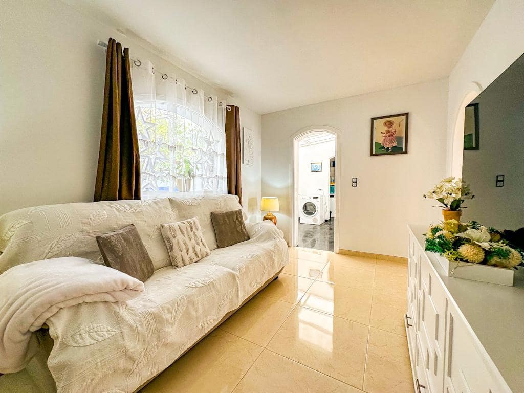 3 bedroom Villa for sale in Puerto del Carmen with pool garage - € 895,000 (Ref: 9731779)