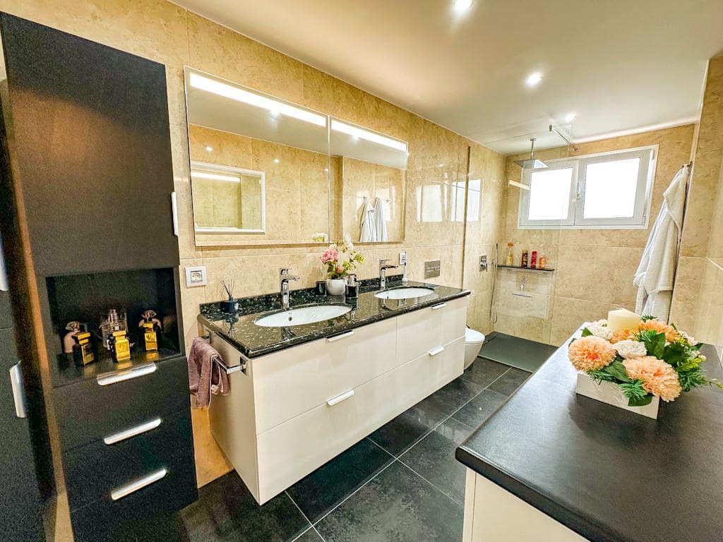 3 bedroom Villa for sale in Puerto del Carmen with pool garage - € 895,000 (Ref: 9731779)