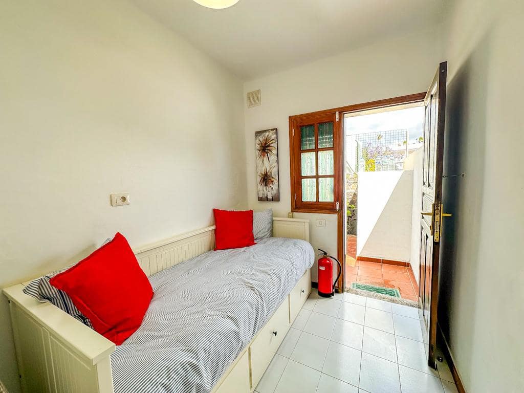 2 soveværelse Lejlighed til salg i Puerto del Carmen med swimmingpool - € 315.000 (Ref: 9761800)