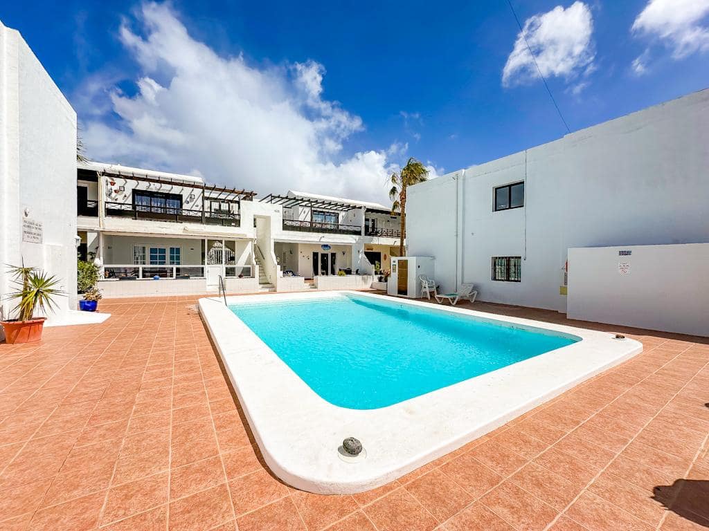 2 soveværelse Lejlighed til salg i Puerto del Carmen med swimmingpool - € 315.000 (Ref: 9761800)