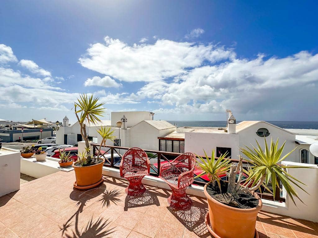 2 soveværelse Lejlighed til salg i Puerto del Carmen med swimmingpool - € 315.000 (Ref: 9761800)