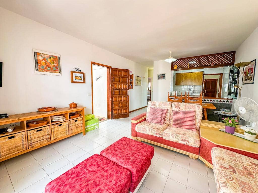 2 soveværelse Lejlighed til salg i Puerto del Carmen med swimmingpool - € 315.000 (Ref: 9761800)