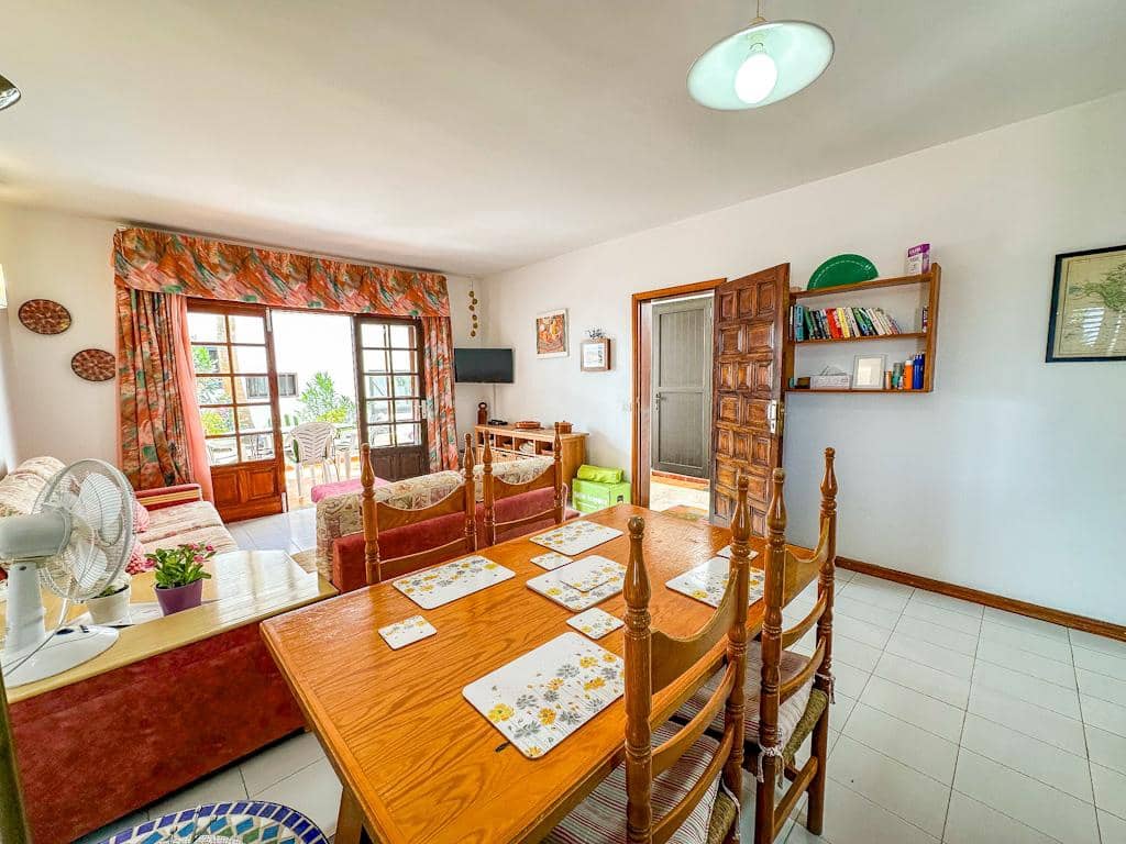 2 soveværelse Lejlighed til salg i Puerto del Carmen med swimmingpool - € 315.000 (Ref: 9761800)